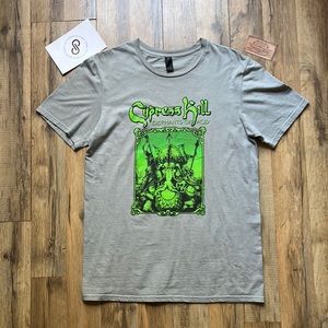 Cypress Hill ‘Elephants on Acid’ mens medium, but fits as a large!